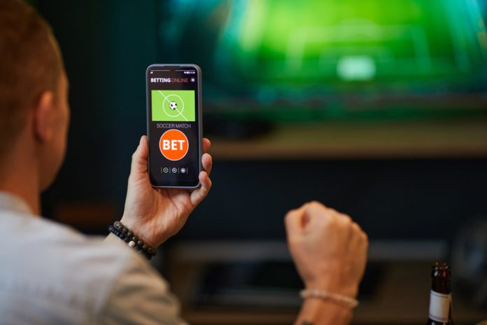 explore the differences between online and in-person betting, including convenience, security, and user experience to help you choose the best option for your betting needs.