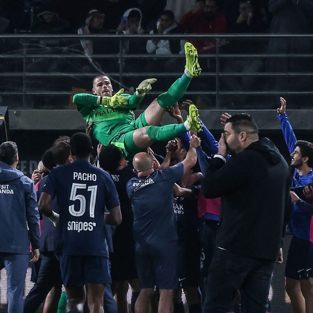 insights from de zerbi on aubameyang's absence during psg vs. om penalty practice session.