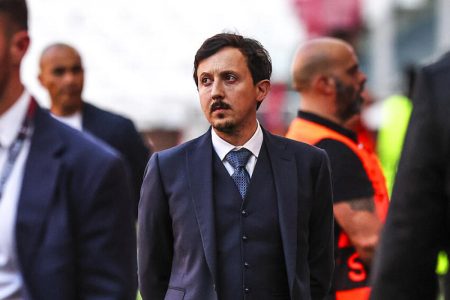 longoria asks de zerbi to stay forever, highlighting a strong desire for continuity and commitment in their partnership.