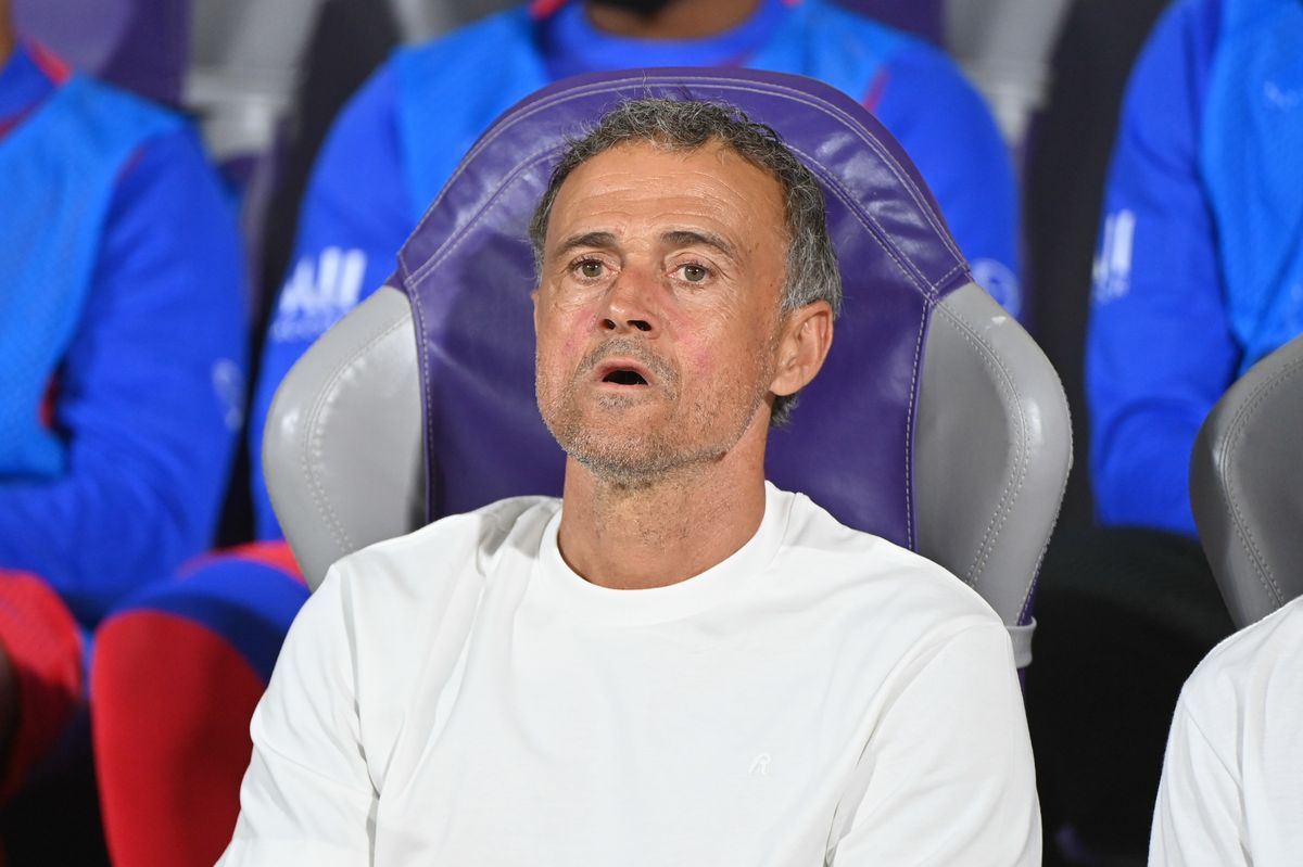 discover luis enrique's heartfelt message to psg, expressing deep emotions and his thoughts for the team.