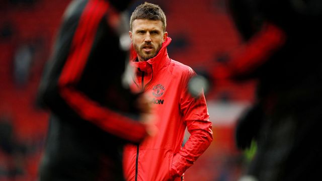 england ridicules roberto de zerbi amid chaotic transfer frenzy, highlighting the frenzy and confusion surrounding the football market.